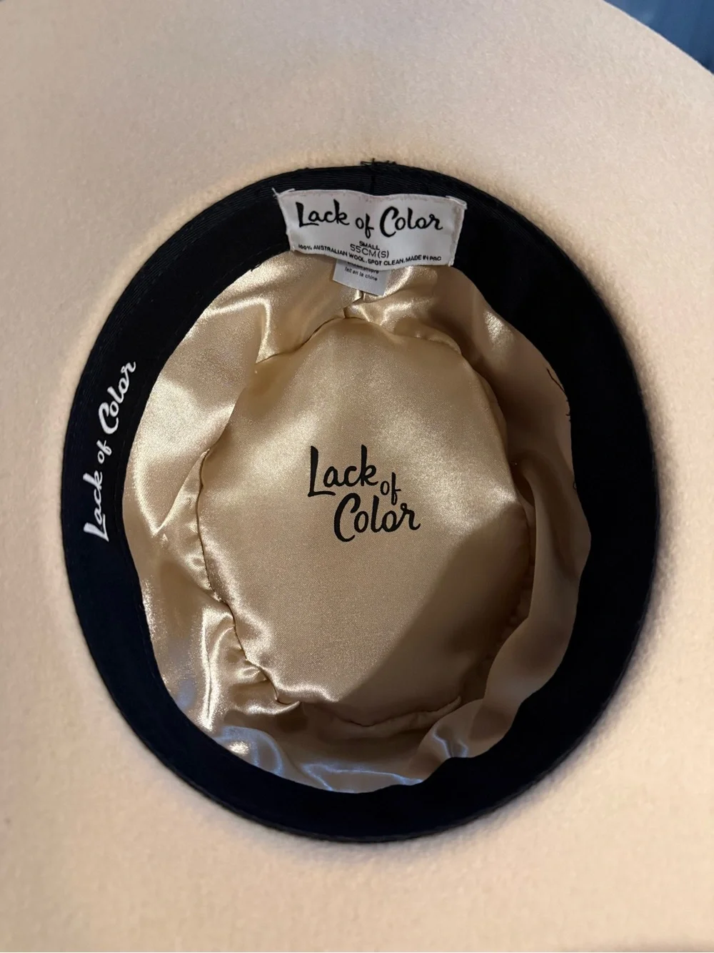 Lack of color wool hat